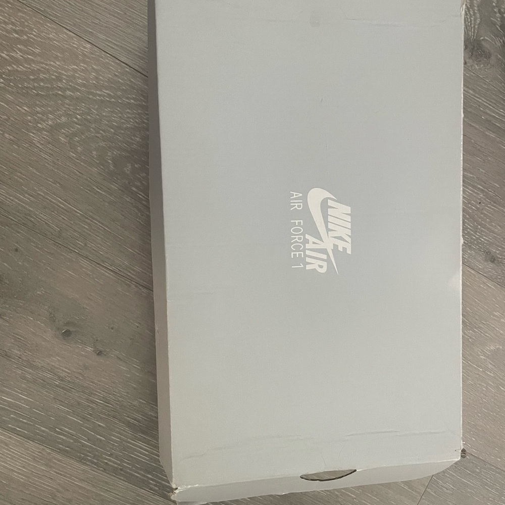 Nike Air Force 1 Box in Gray